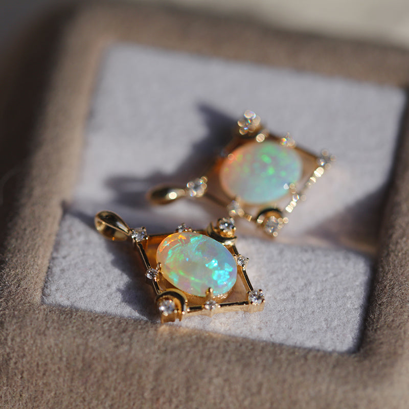 Handmade Moon Gold Necklace Chain With Natual Opal Pefect gift for Women