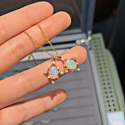 Handmade Moon Gold Necklace Chain With Natual Opal Pefect gift for Women
