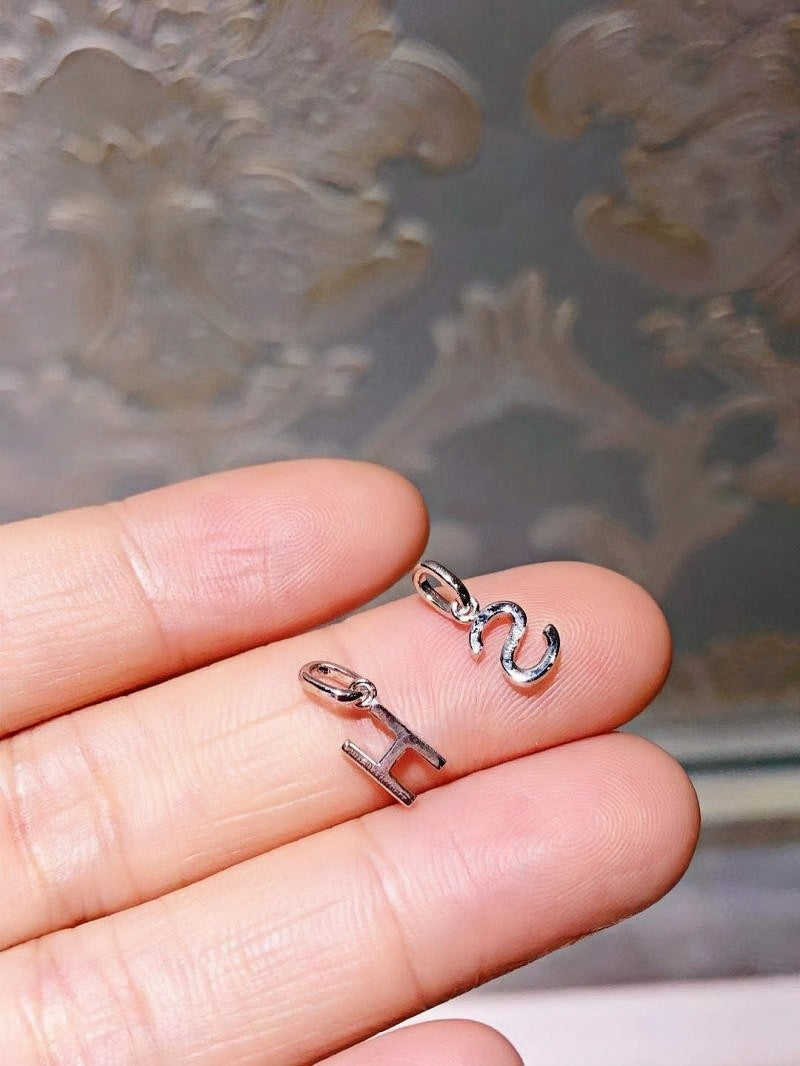 18K Gold Letters Pendant Personalized collarbone Name Necklace with Diamond