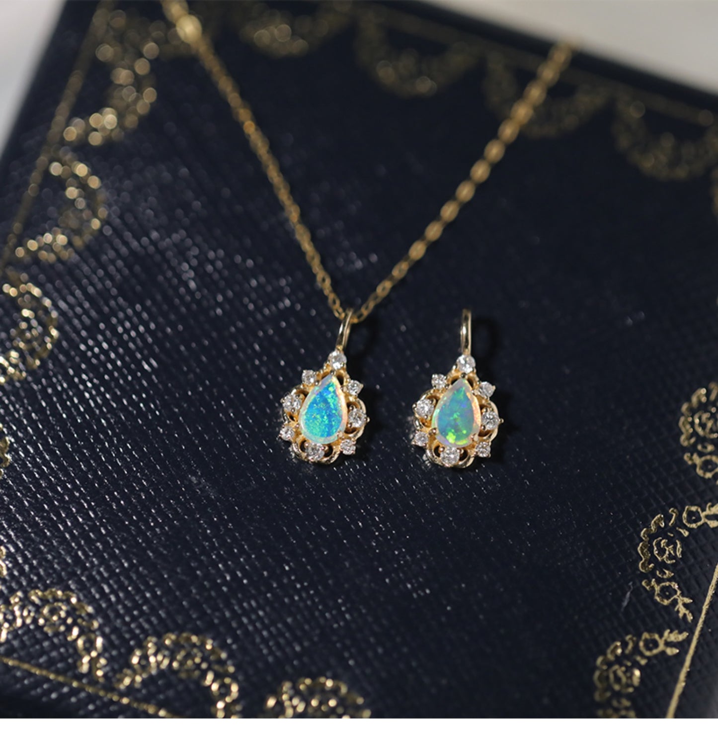 HAUTESS 18K Gold Natural Opal Diamond Inlaid Droplet Pendant Necklace Collarbone Chain