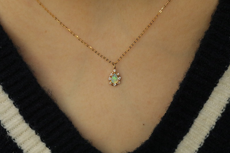 HAUTESS 18K Gold Natural Opal Diamond Inlaid Droplet Pendant Necklace Collarbone Chain