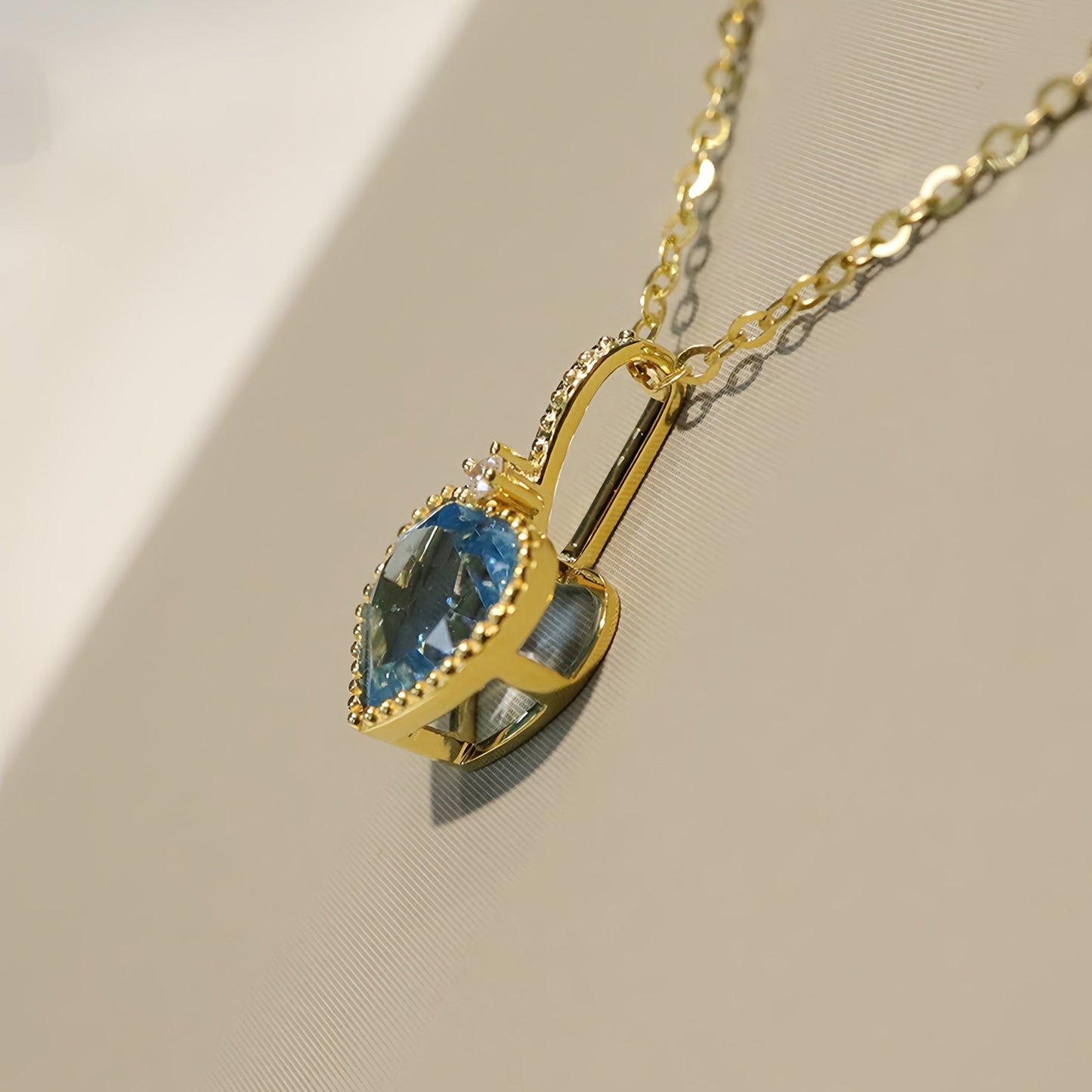 1.3ct love-shaped natural Topaz 18k gold diamond pendant necklace with 0.7ct Aquamarine universal Clasp Pendant
