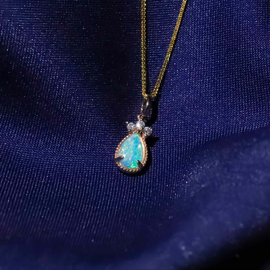 HAUTESS 18K Gold Natural Australian Opal Droplet Pendant Necklace with diamonds in Agete