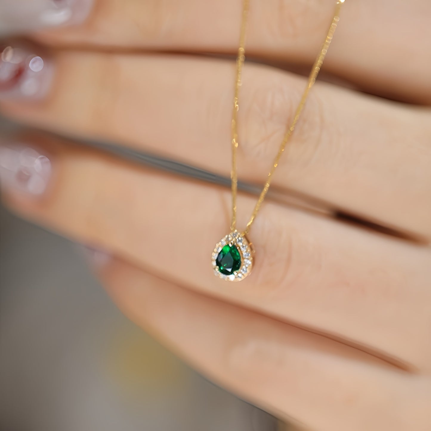 HAUTESS Luxury 18K Gold Diamond Tsavorite Stone Droplet Necklace Pendant